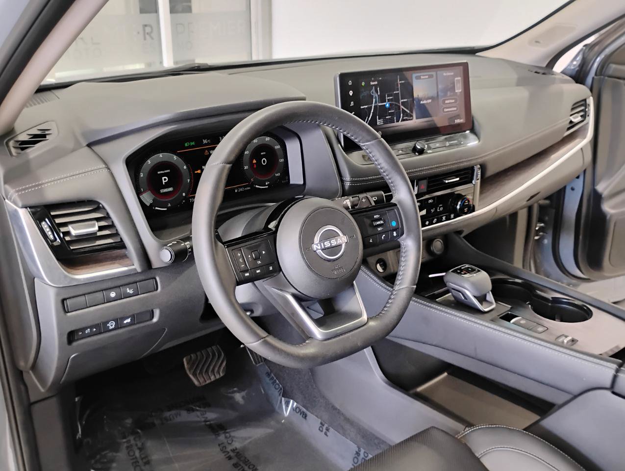 Used 2024 Nissan Rogue Platinum w/ Platinum Premium Package FWD image 65