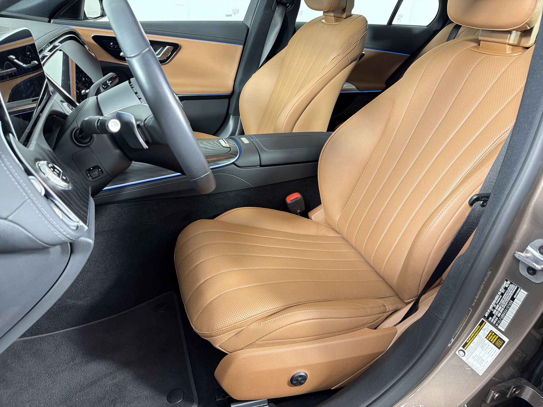 Used 2025 Mercedes-Benz E 450 4MATIC Sedan image 5