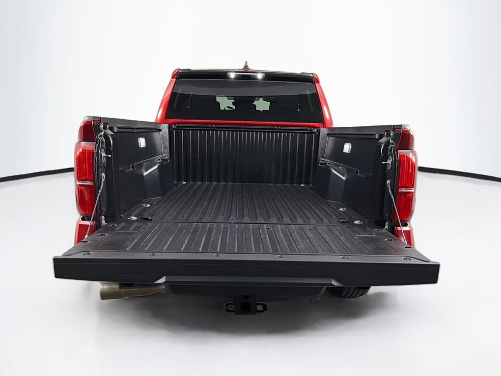 Used 2025 Toyota Tacoma SR5 AWD/4WD image 26