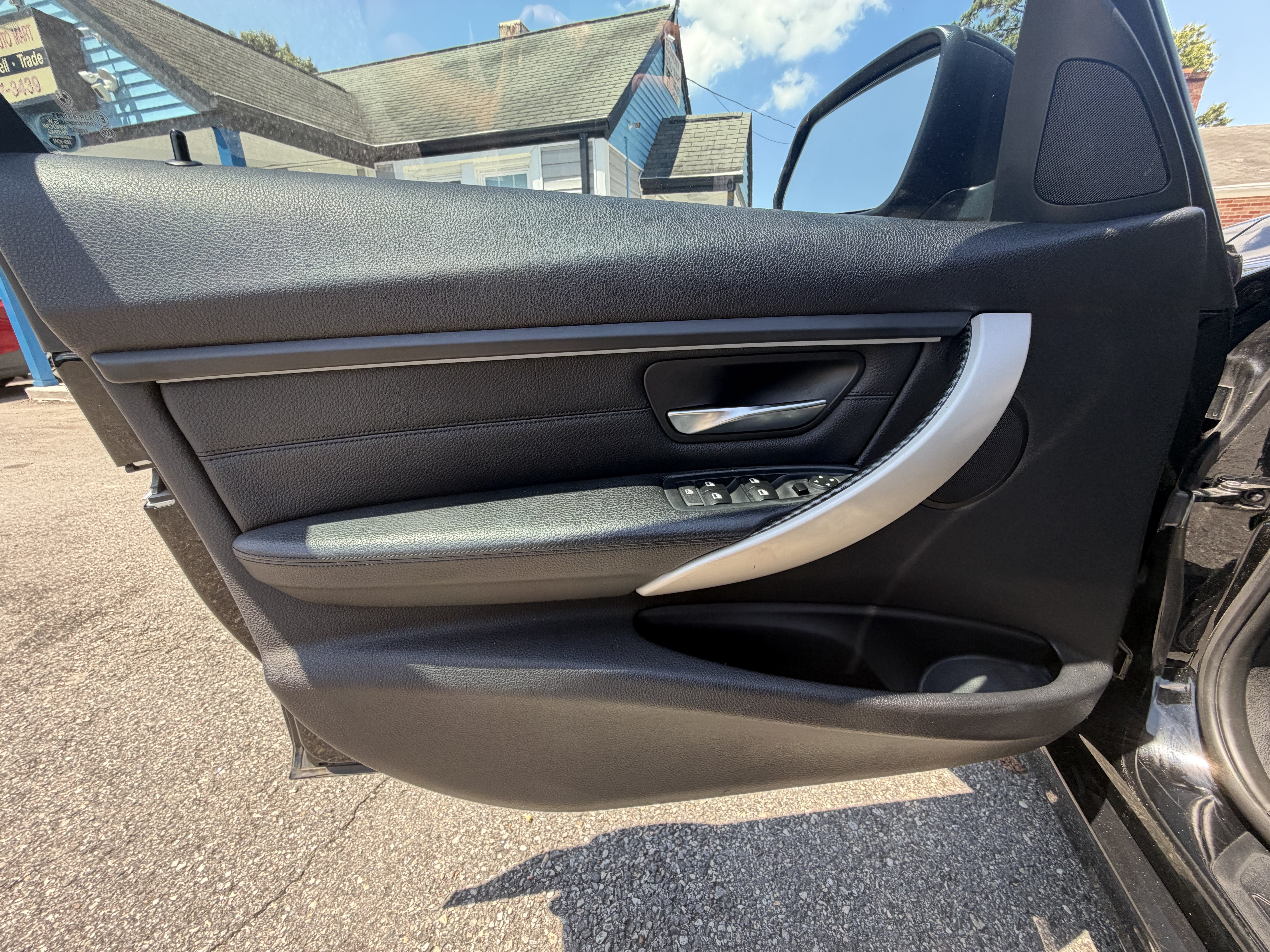 Used 2014 BMW 320i Sedan RWD image 12