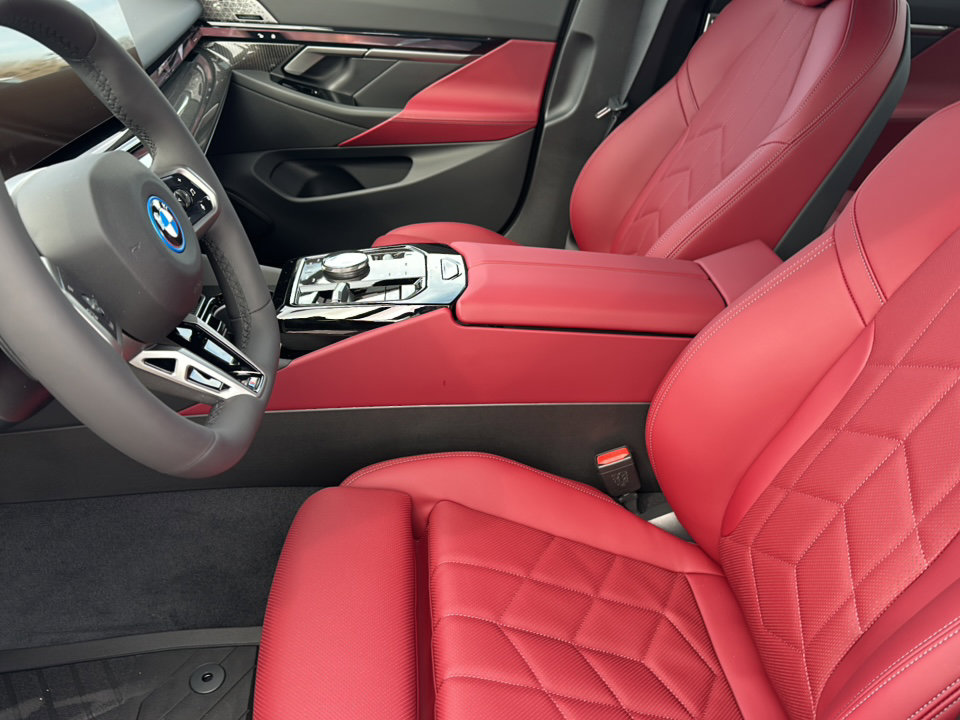 New 2026 BMW 550e xDrive image 10