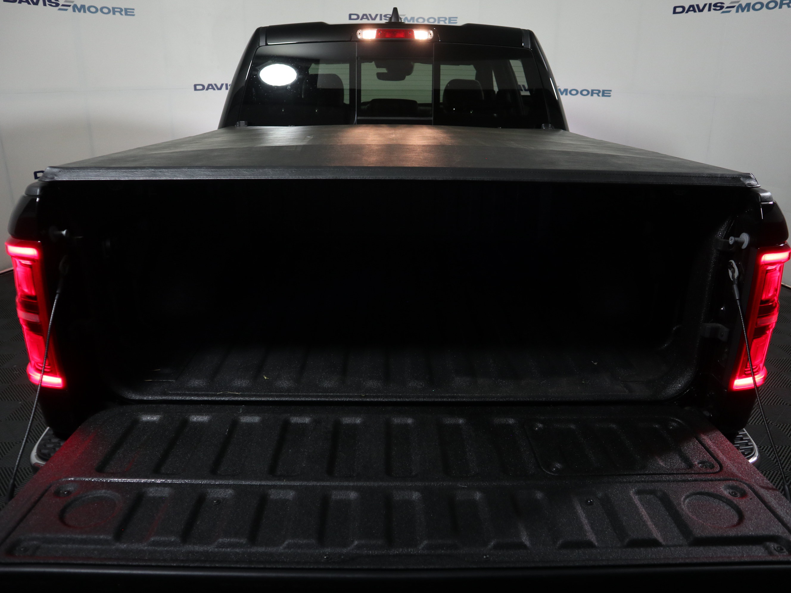 Used 2026 RAM 1500 Limited w/ Bed Utility Group AWD/4WD image 8