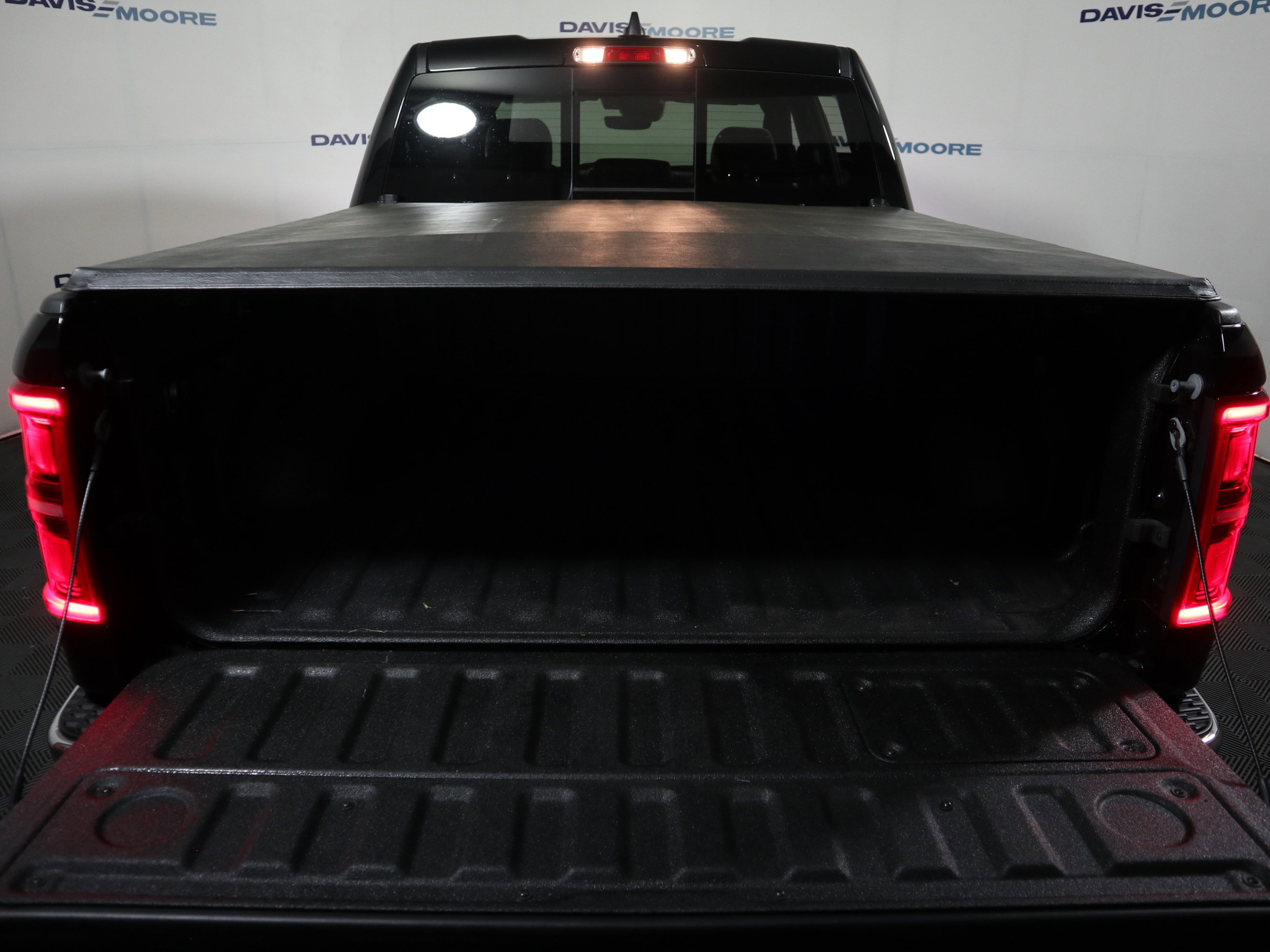 Used 2026 RAM 1500 Limited w/ Bed Utility Group AWD/4WD image 8