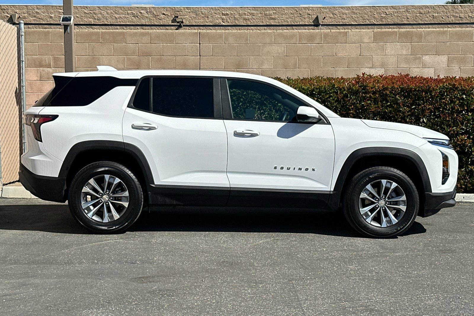 Certified 2025 Chevrolet Equinox LT w/ Safety and Technology Package image 3