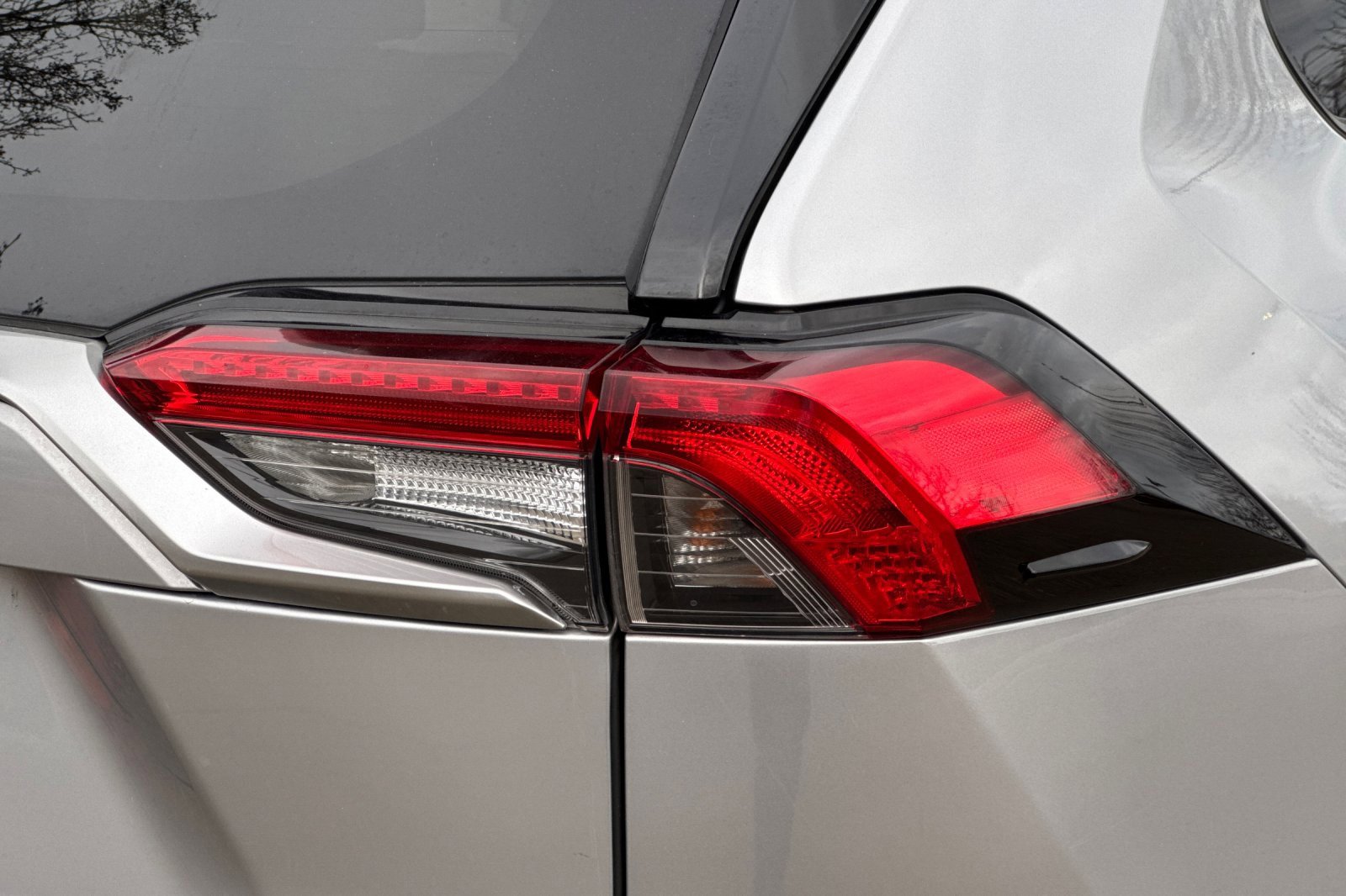 Used 2020 Toyota RAV4 Limited image 51