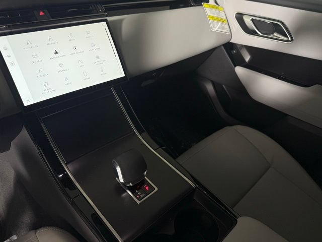 Certified 2026 Land Rover Range Rover Velar Dynamic SE AWD/4WD image 25