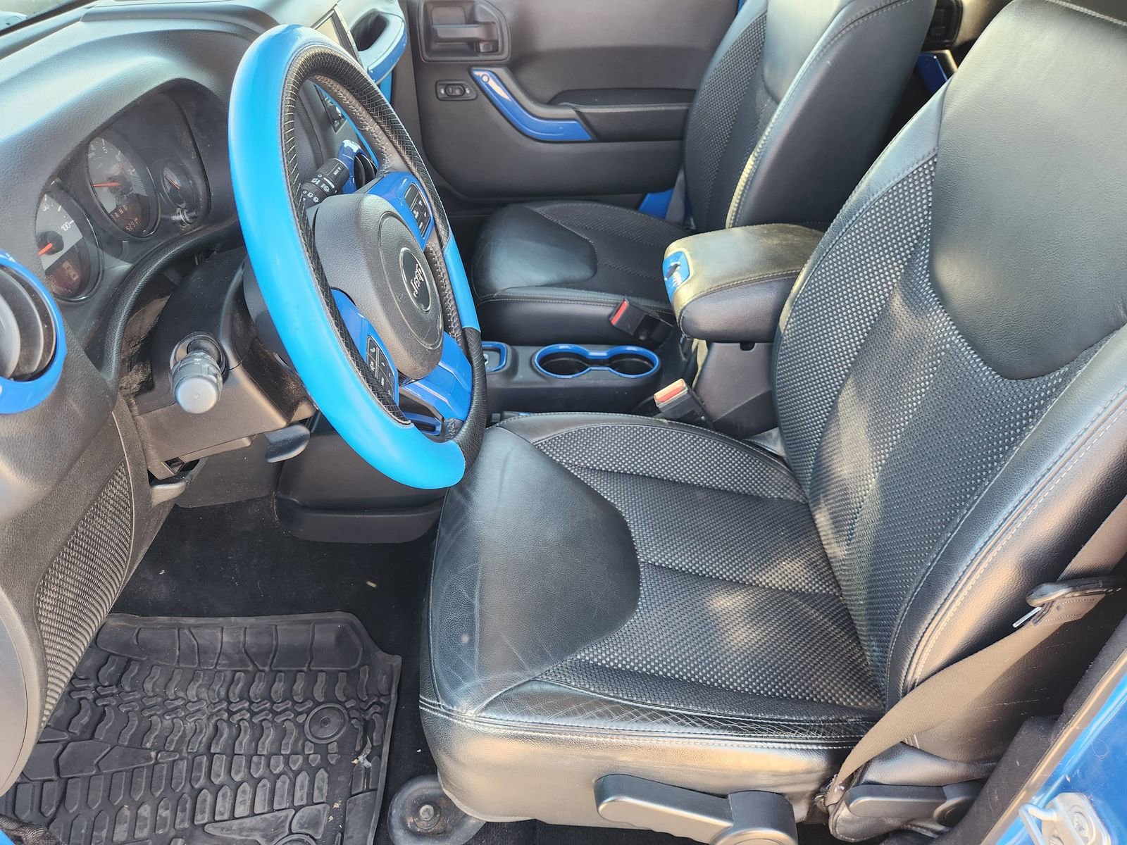 Used 2016 Jeep Wrangler Unlimited Sahara image 16