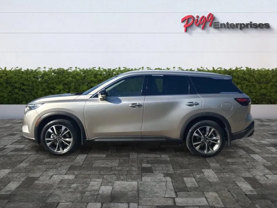 Used 2023 INFINITI QX60 Luxe w/ Cargo Package AWD/4WD image 3