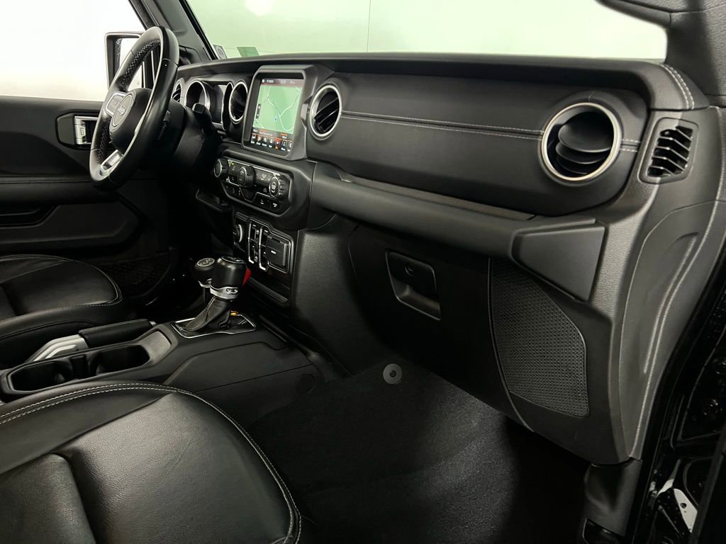 Used 2022 Jeep Wrangler Unlimited Sahara image 32
