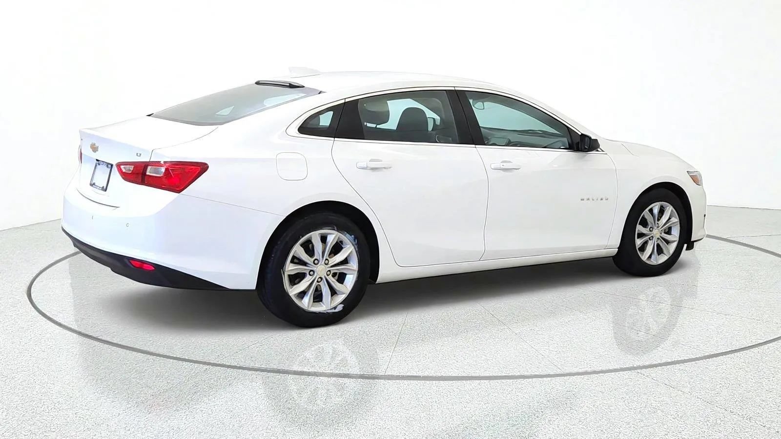 Used 2025 Chevrolet Malibu LT FWD image 9