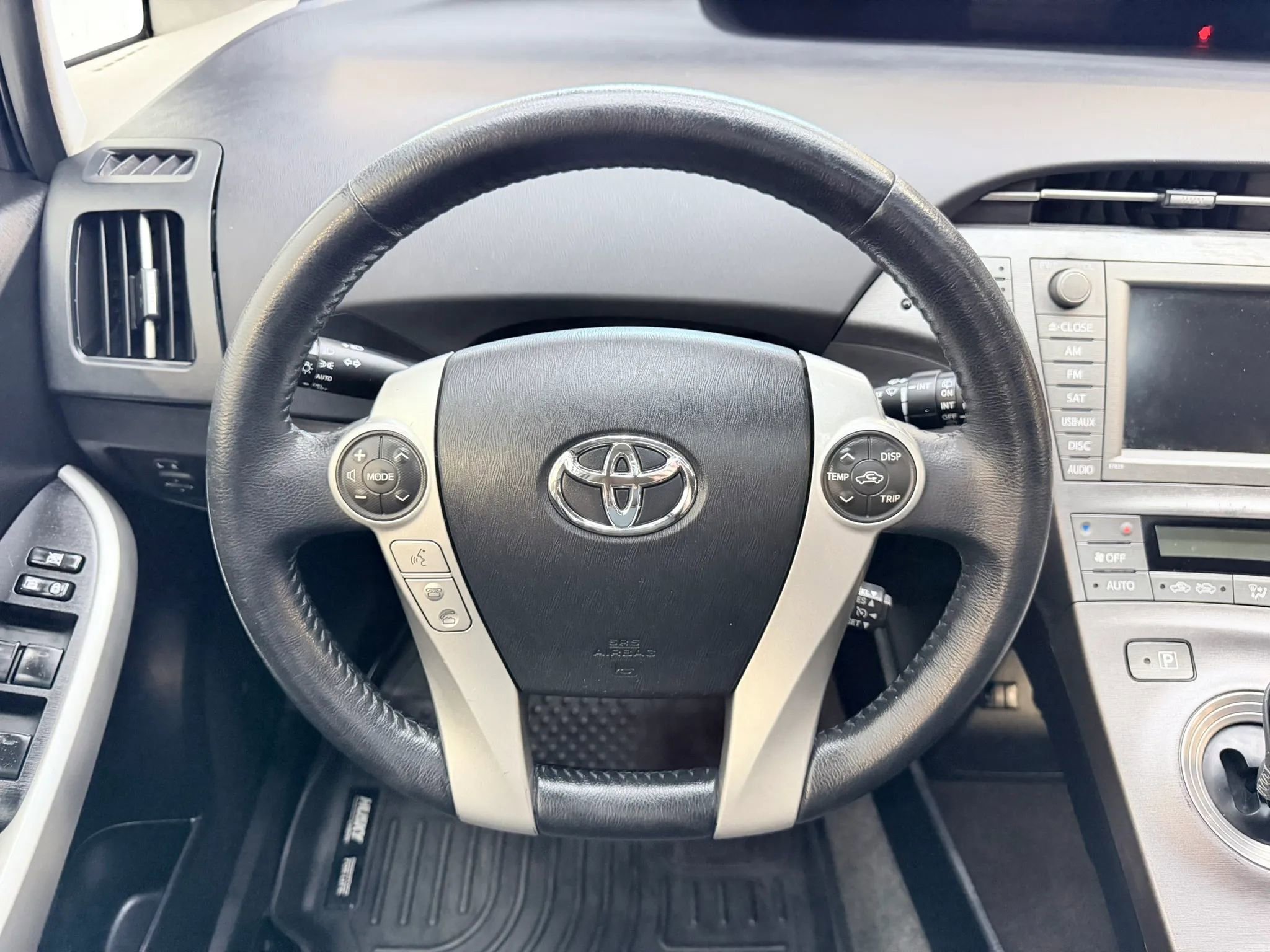 Used 2014 Toyota Prius Four w/ Solar Roof Package FWD image 17