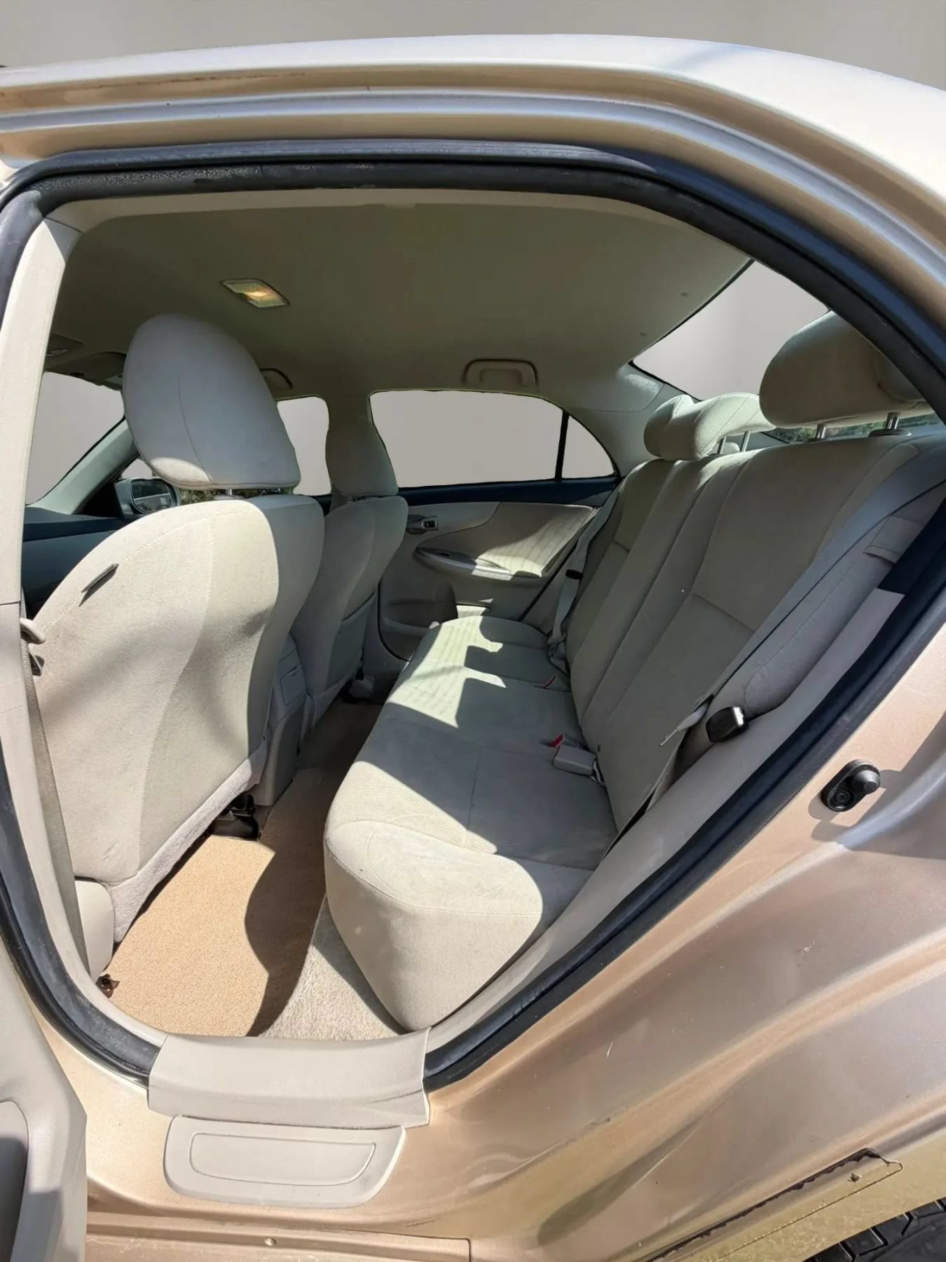 Used 2012 Toyota Corolla LE FWD image 11