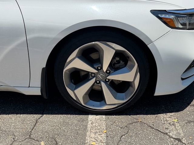 Used 2018 Honda Accord Touring image 9