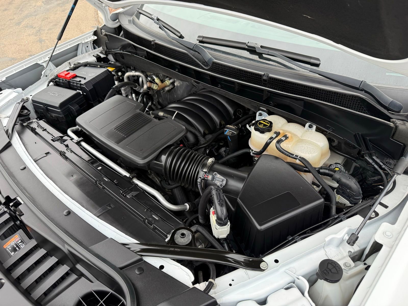 Used 2024 GMC Yukon SLT RWD image 50