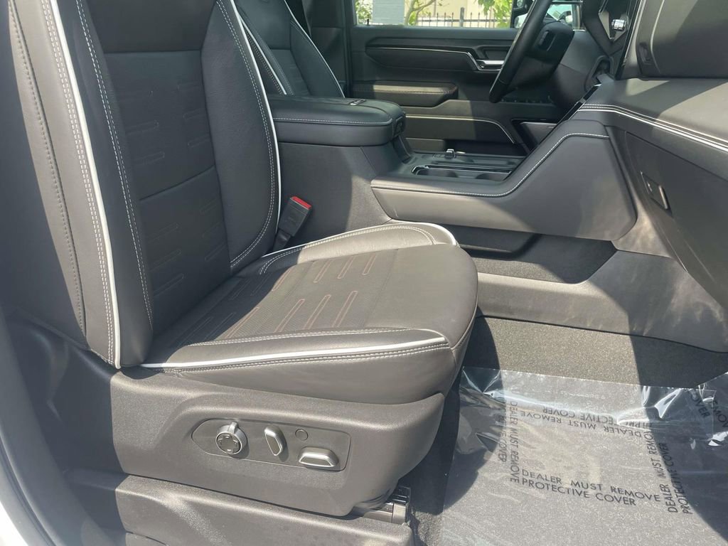 Used 2025 GMC Sierra 2500 AT4X image 24