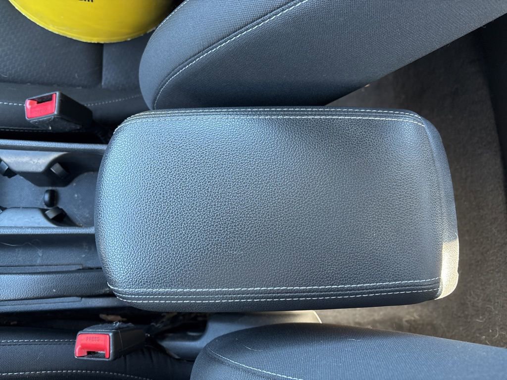 Used 2019 Hyundai Elantra GT image 35