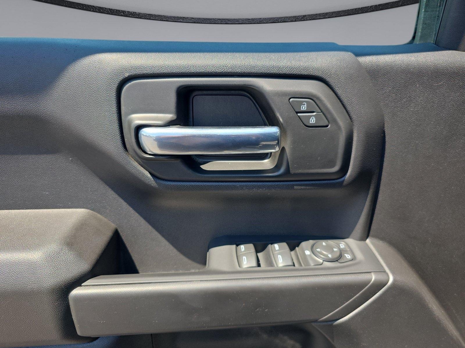 Certified 2025 Chevrolet Silverado 1500 Custom w/ LPO, Dark Essentials Package AWD/4WD image 23