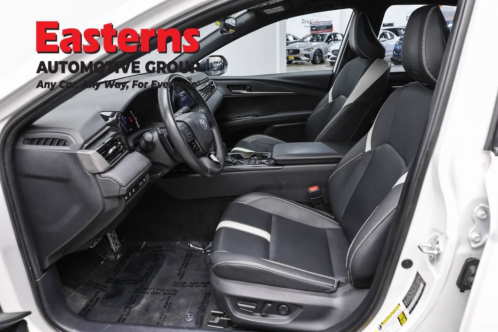 Used 2025 Toyota Camry SE FWD image 13