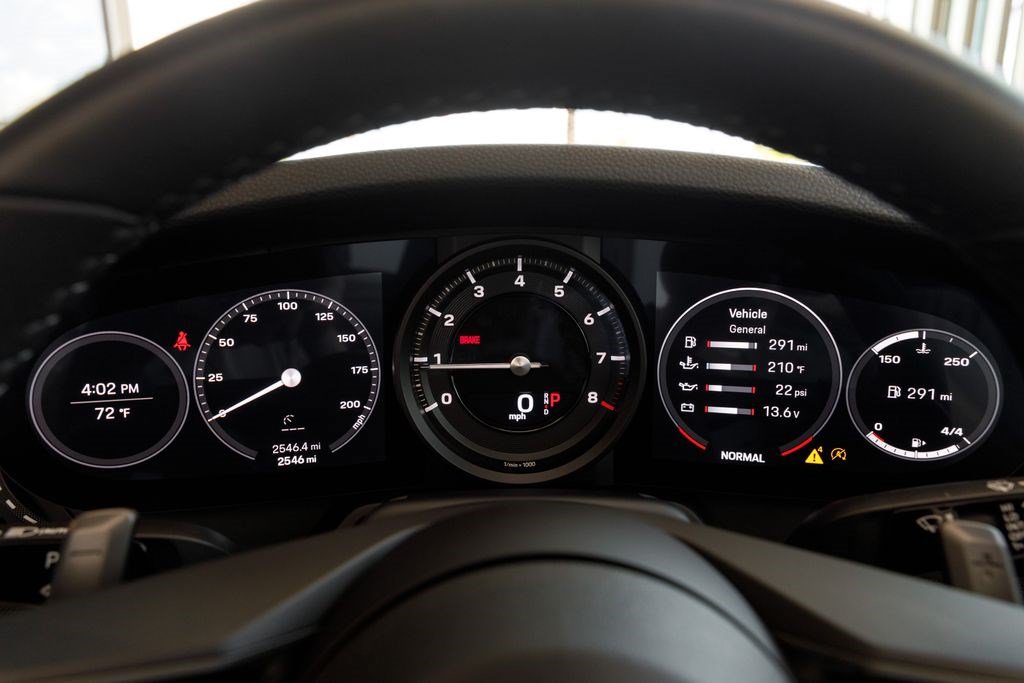 Used 2022 Porsche 911 Carrera RWD image 30