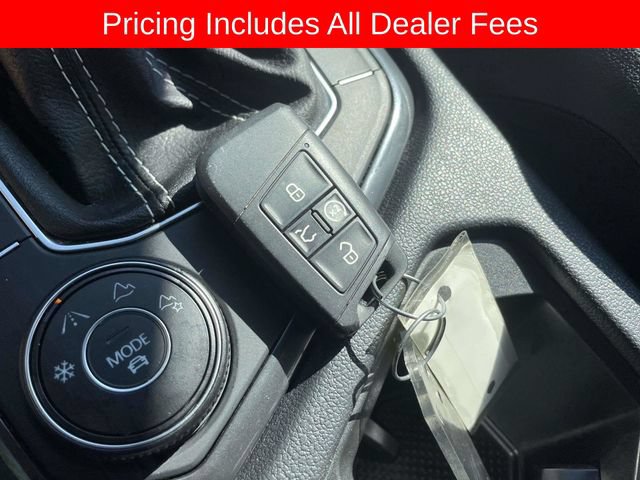 Used 2024 Volkswagen Tiguan SE AWD/4WD image 35