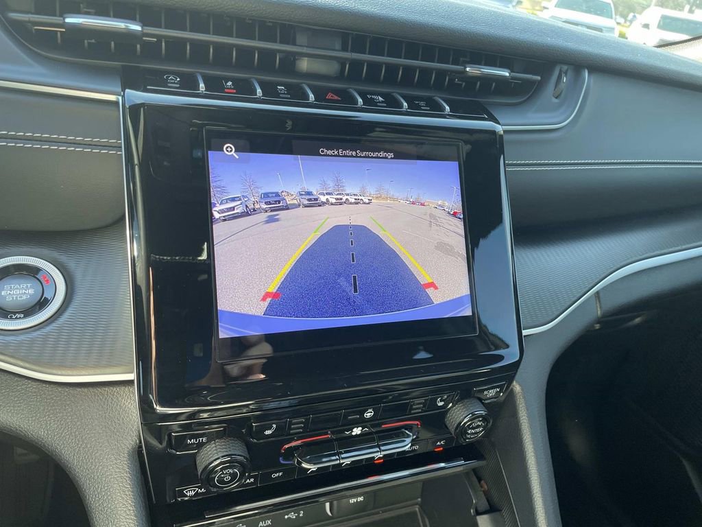 Used 2024 Jeep Grand Cherokee Altitude image 19