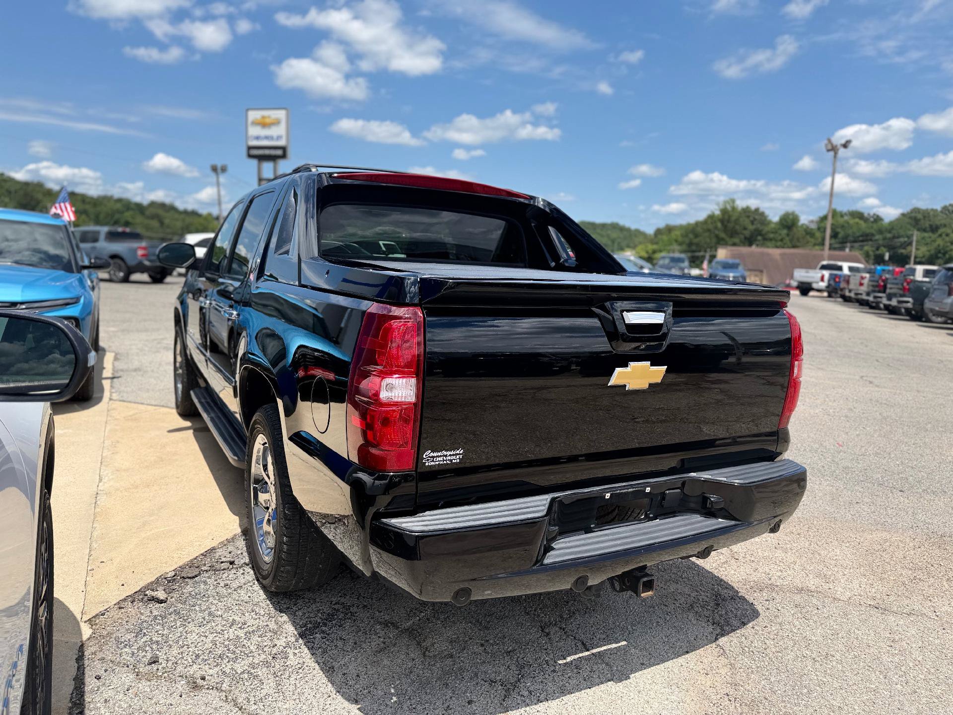 Used 2013 Chevrolet Avalanche LTZ AWD/4WD image 5