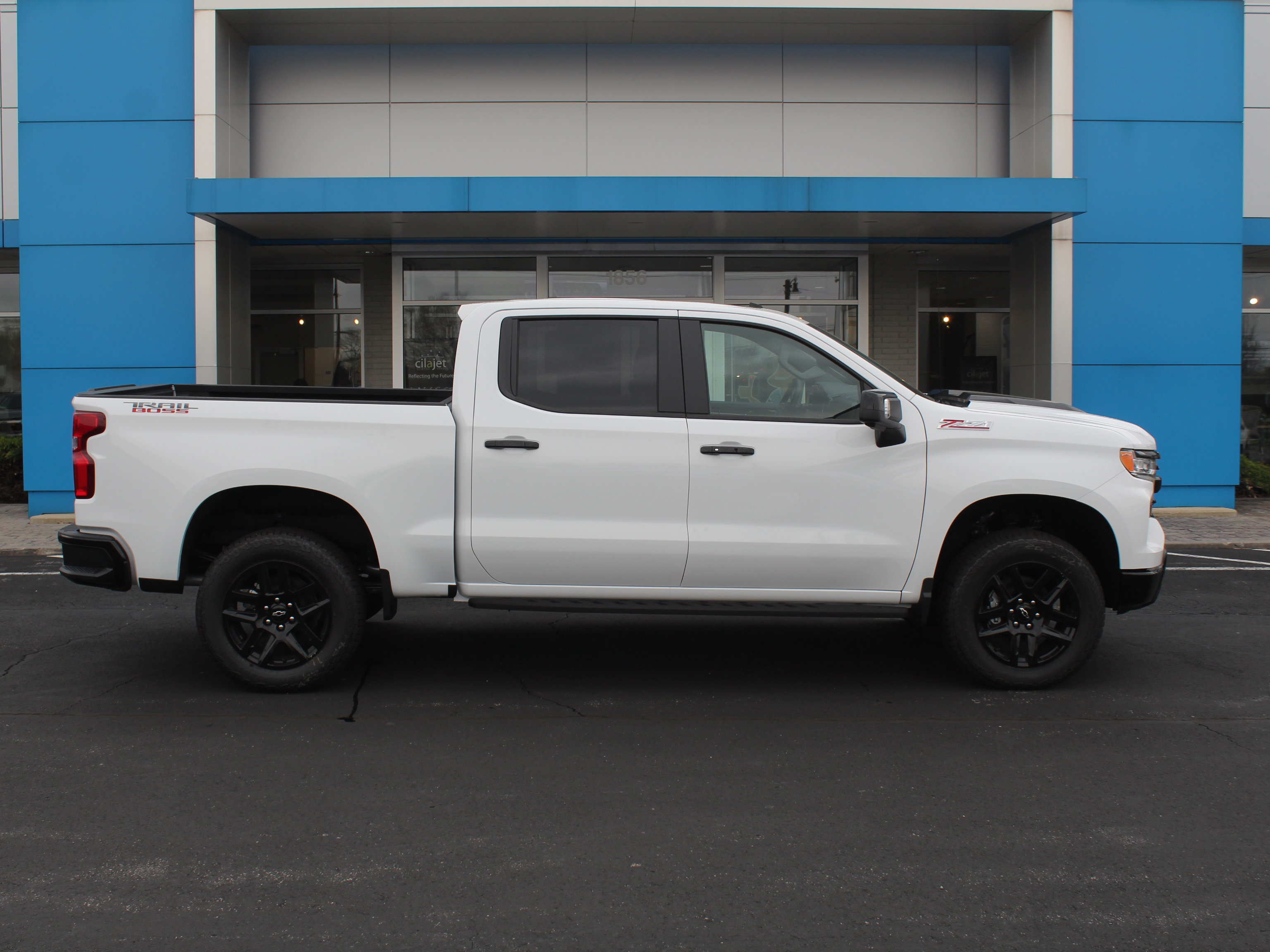 New 2026 Chevrolet Silverado 1500 LT Trail Boss w/ LT Trail Boss Premium Package AWD/4WD image 3