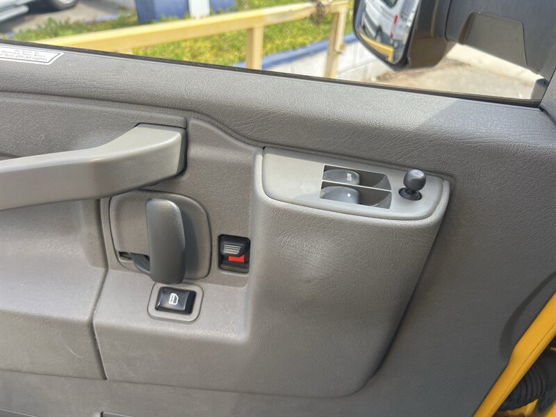 Used 2021 GMC Savana 3500 Extended w/ Power Convenience Package RWD image 23