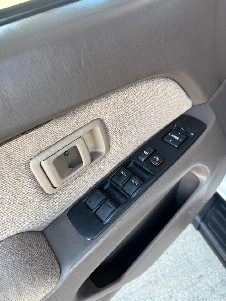 Used 2000 Toyota 4Runner 2WD image 14