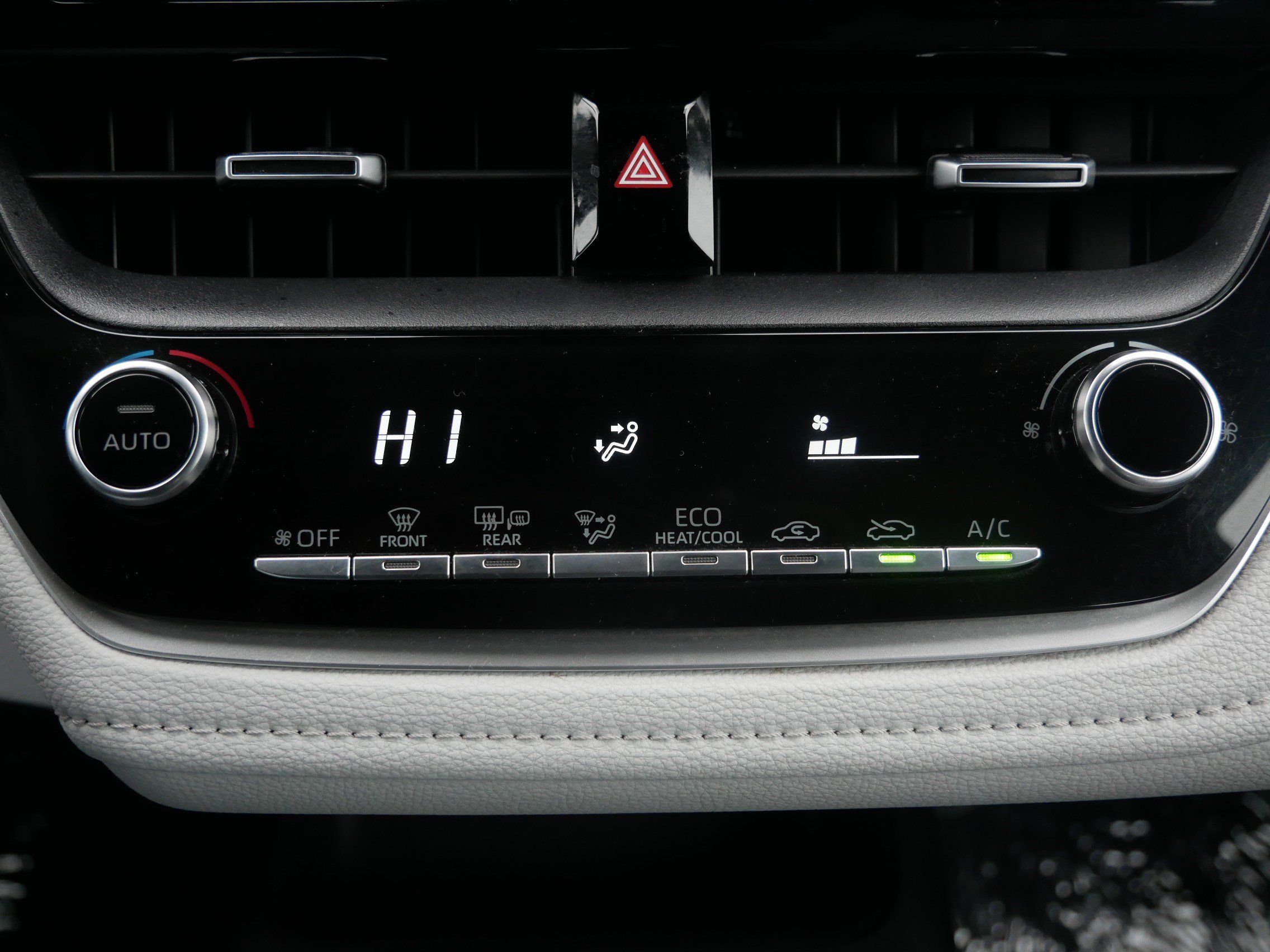 Used 2021 Toyota Corolla SE image 23