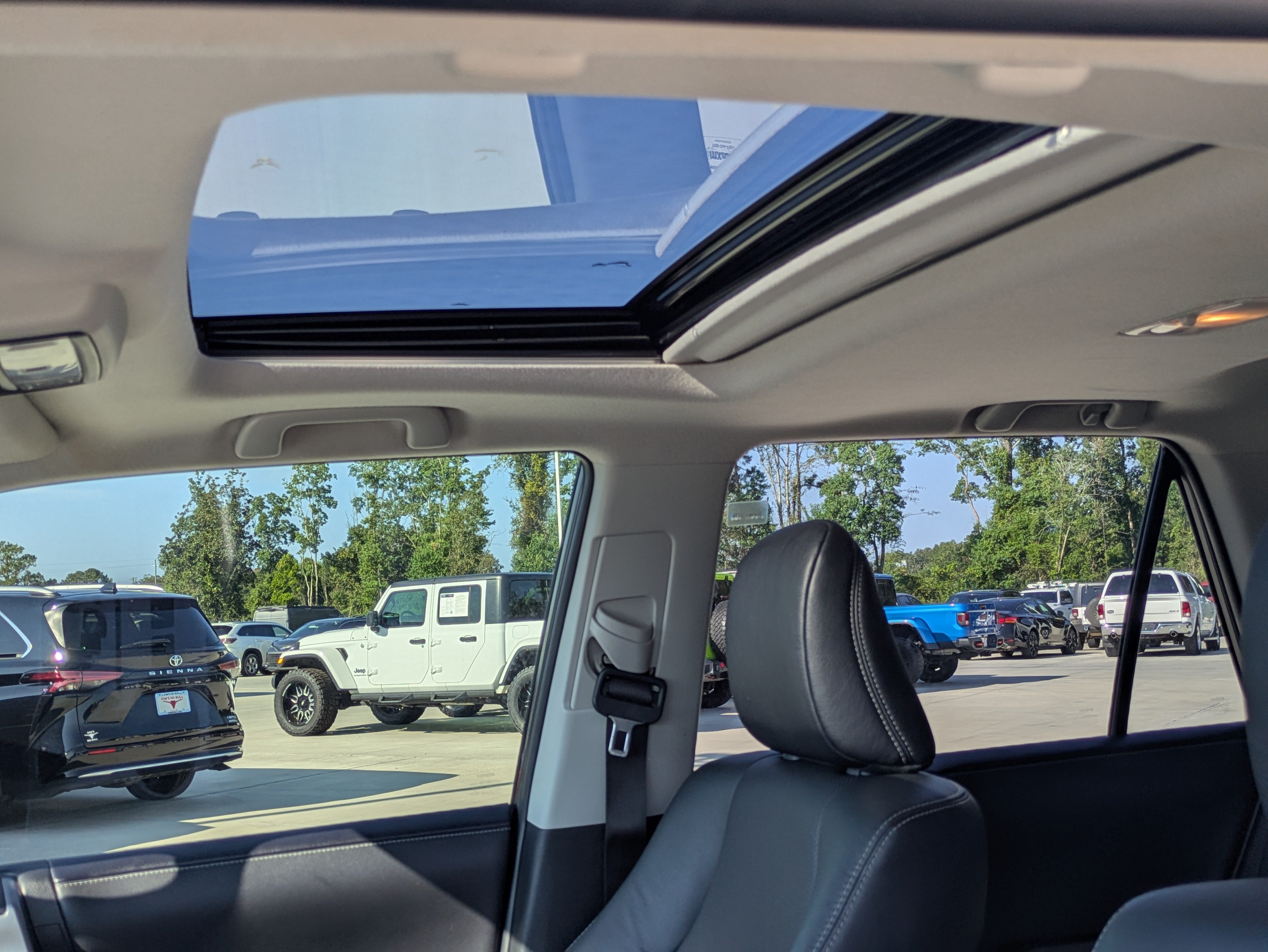 Used 2022 Toyota 4Runner Limited RWD image 12