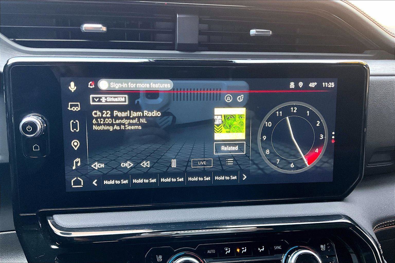 Used 2025 GMC Sierra 1500 AT4 w/ AT4 Premium Package image 33