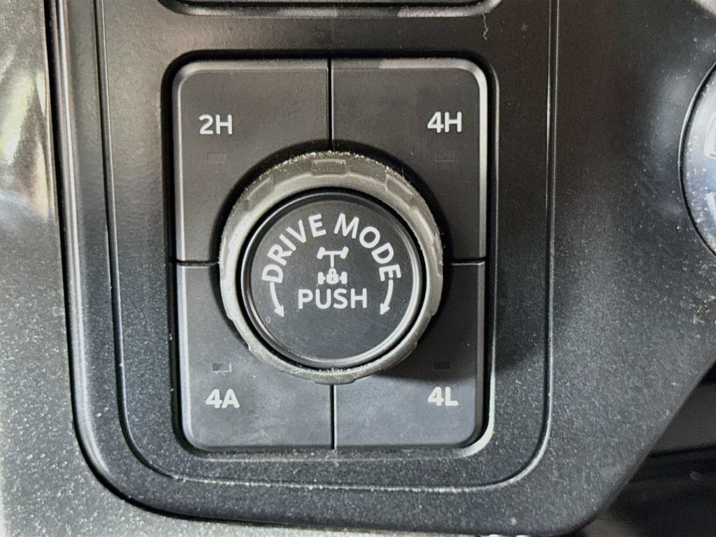 Used 2023 Ford F150 Lariat AWD/4WD image 17