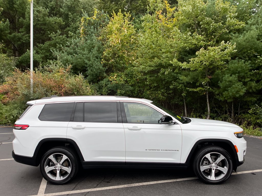 Used 2023 Jeep Grand Cherokee L Limited w/ Luxury Tech Group II AWD/4WD image 6