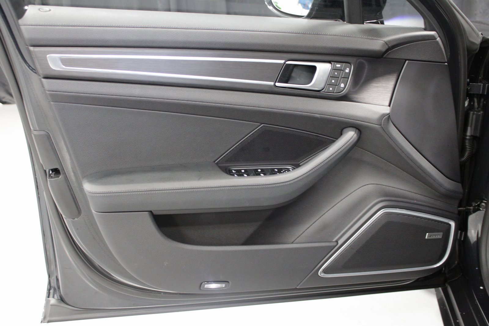 Certified 2023 Porsche Panamera 4 Platinum Edition w/ Assistance Package image 25