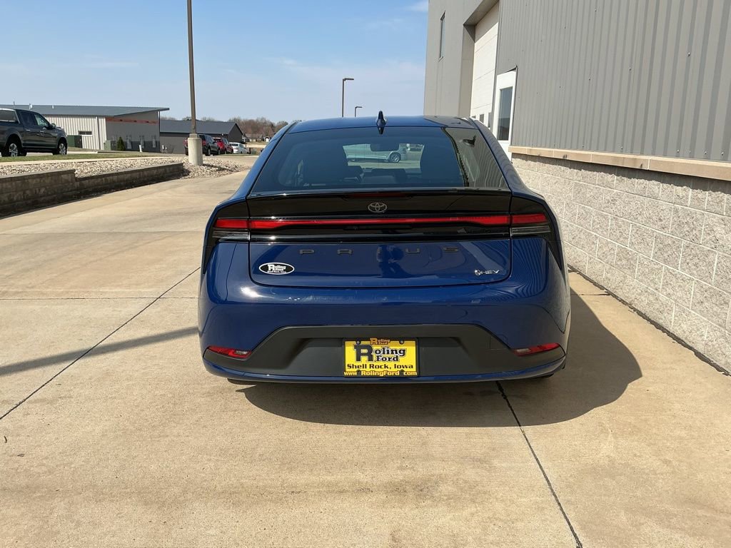 Used 2024 Toyota Prius LE image 5