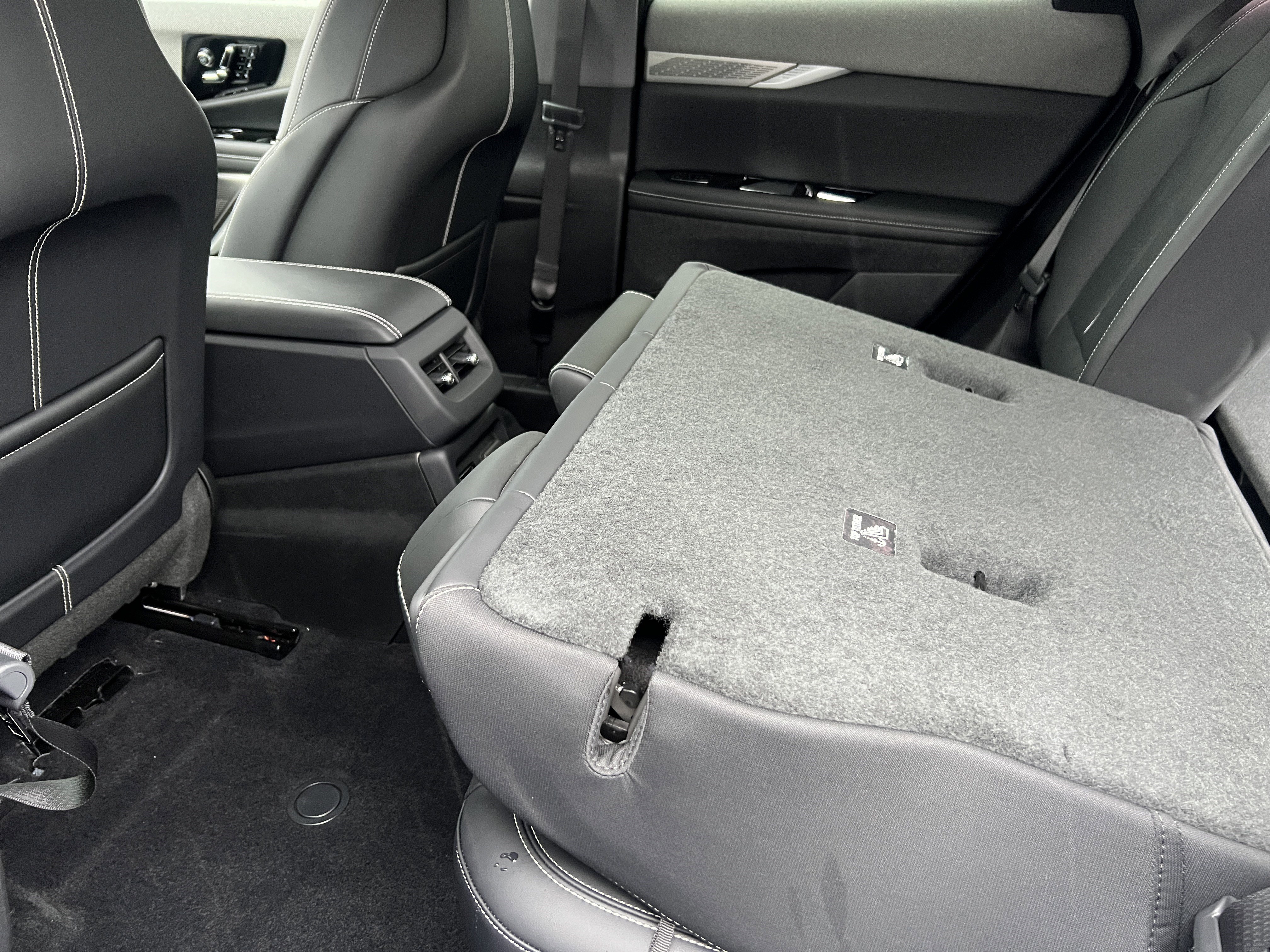 New 2026 Cadillac Optiq Luxury 2 image 18