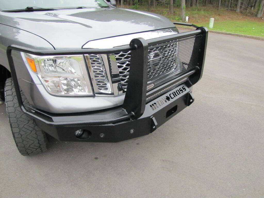 Used 2017 Nissan Titan SV AWD/4WD image 32
