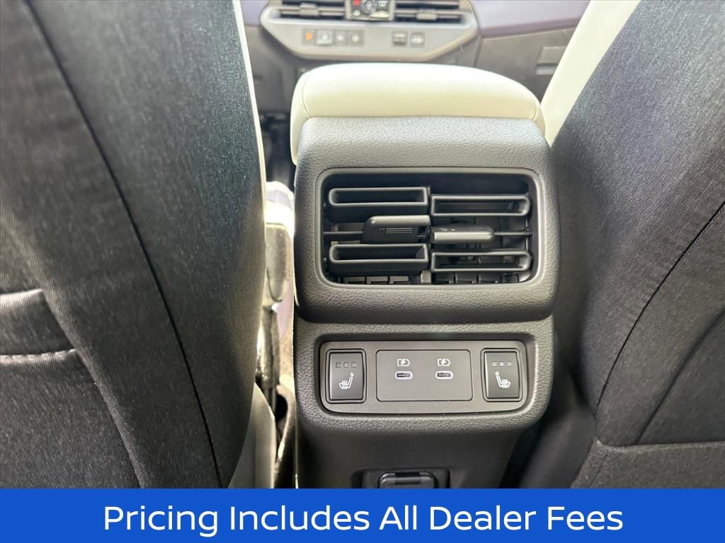 New 2026 Nissan Leaf Platinum+ w/ Cargo Package (Platinum+) FWD image 23