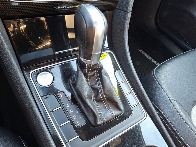 Used 2018 Volkswagen Passat 3.6 image 15