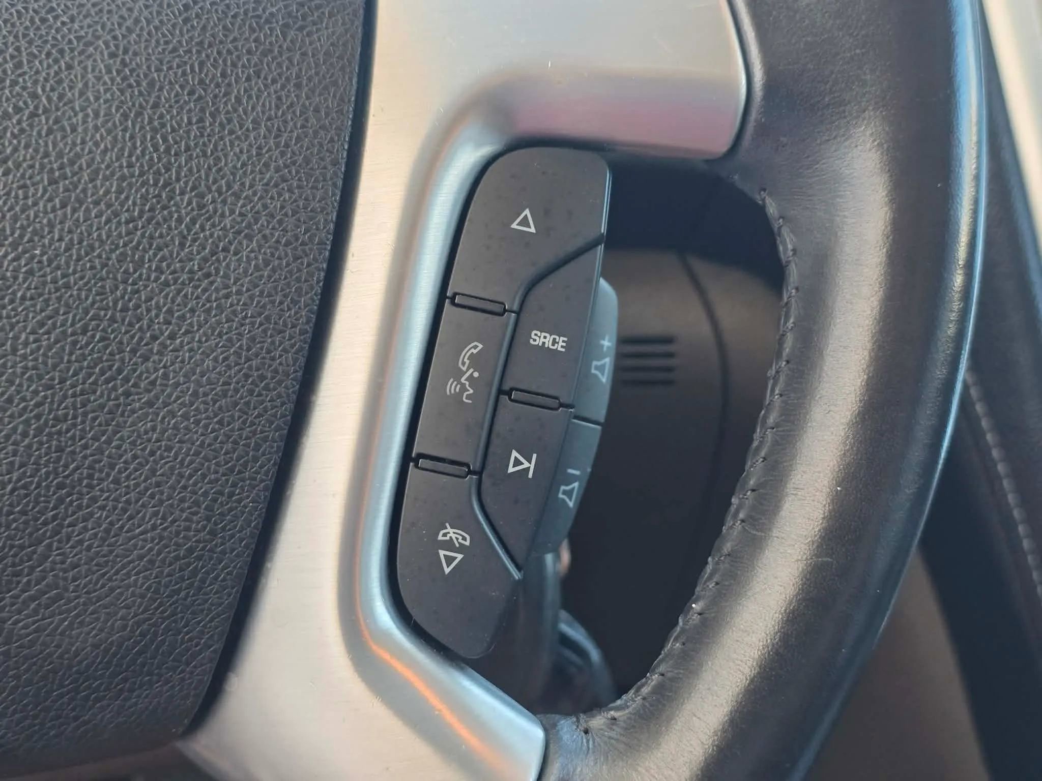 Used 2016 GMC Acadia SLT image 20