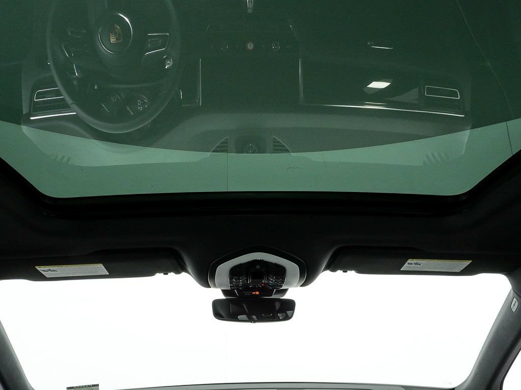 Certified 2026 Porsche Macan AWD/4WD image 20