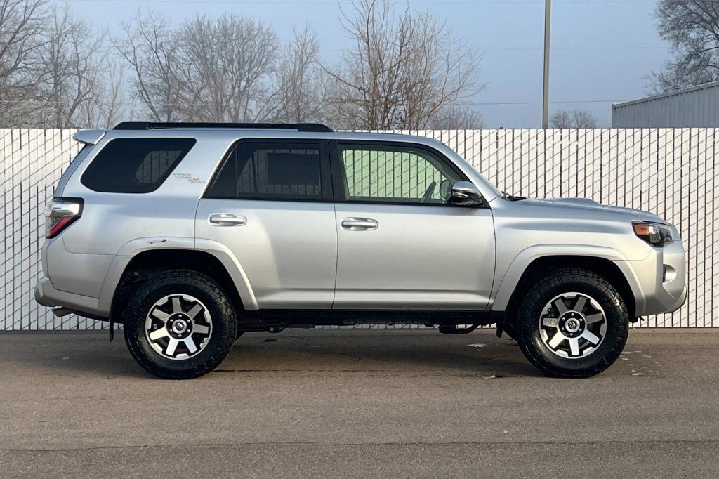 Used 2019 Toyota 4Runner TRD Off-Road Premium image 3