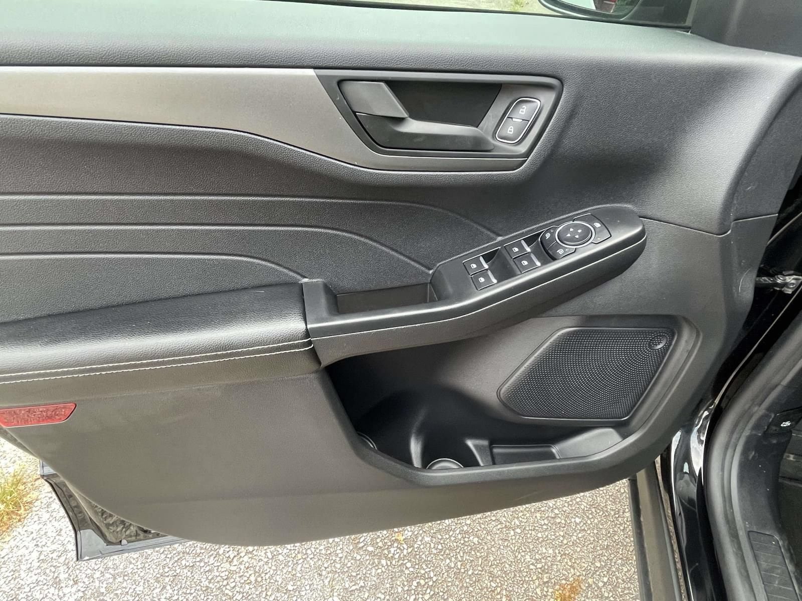 Used 2025 Ford Escape Active FWD image 16