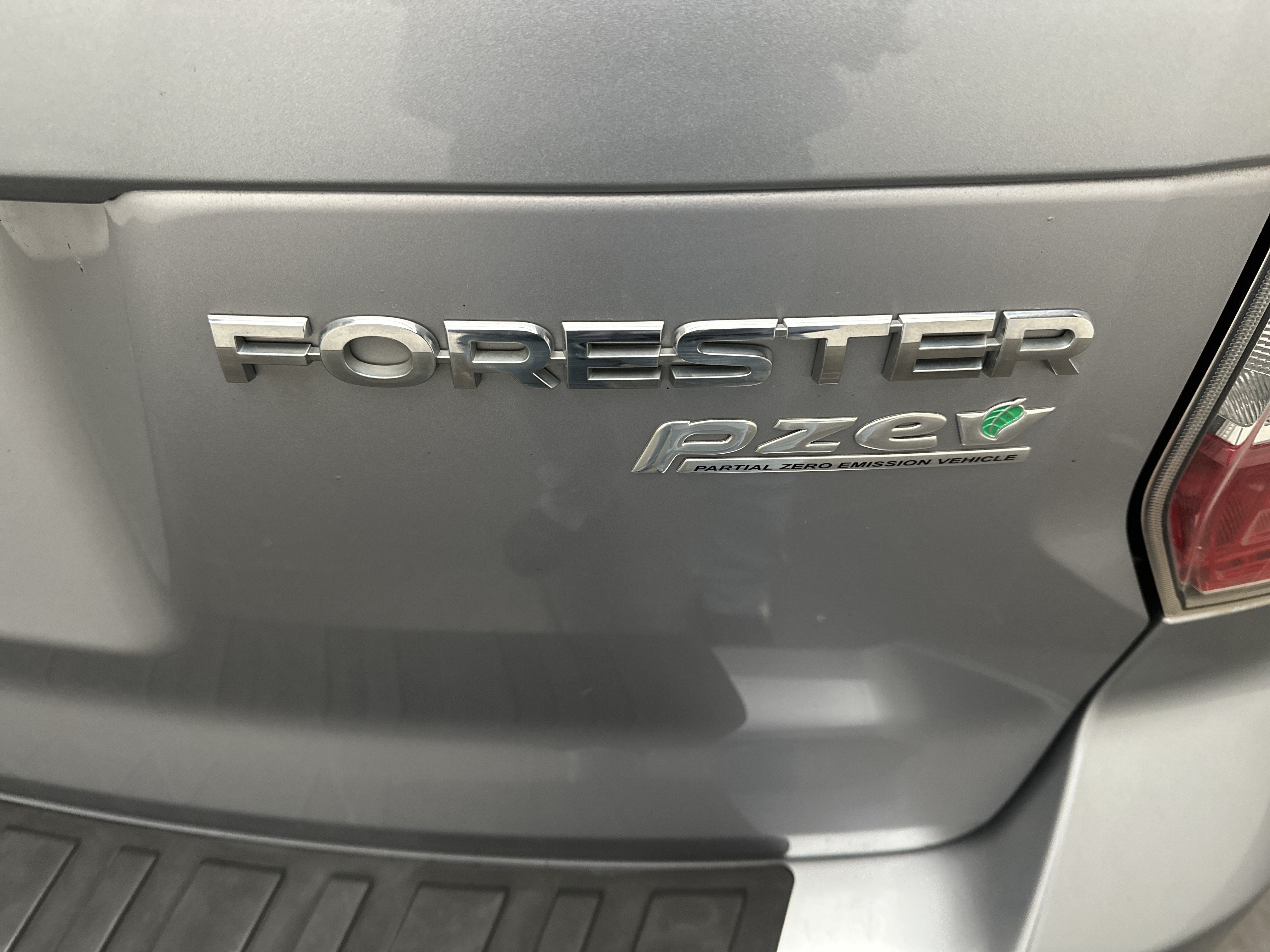 Used 2016 Subaru Forester 2.5i w/ Alloy Wheel Package AWD/4WD image 12