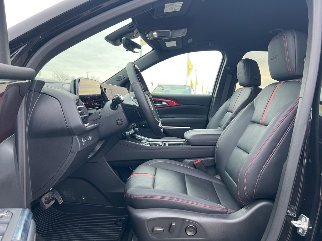 Used 2025 Chevrolet Traverse RS w/ LPO, Floor Liner Package image 13