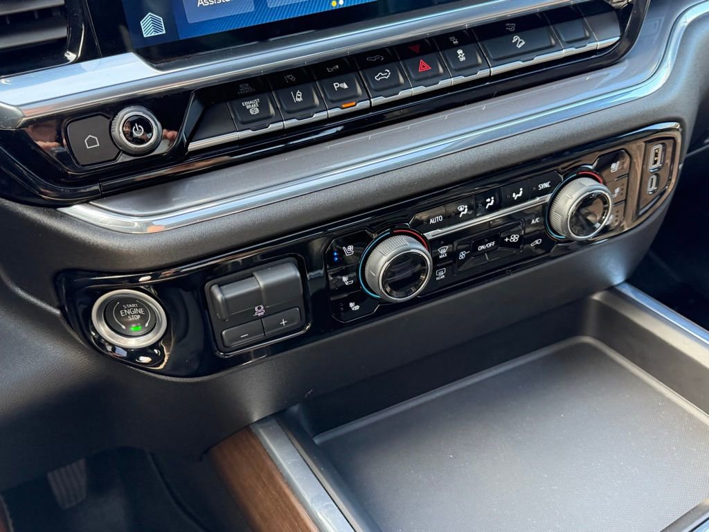 Used 2024 Chevrolet Silverado 2500 High Country w/ Technology Package AWD/4WD image 23