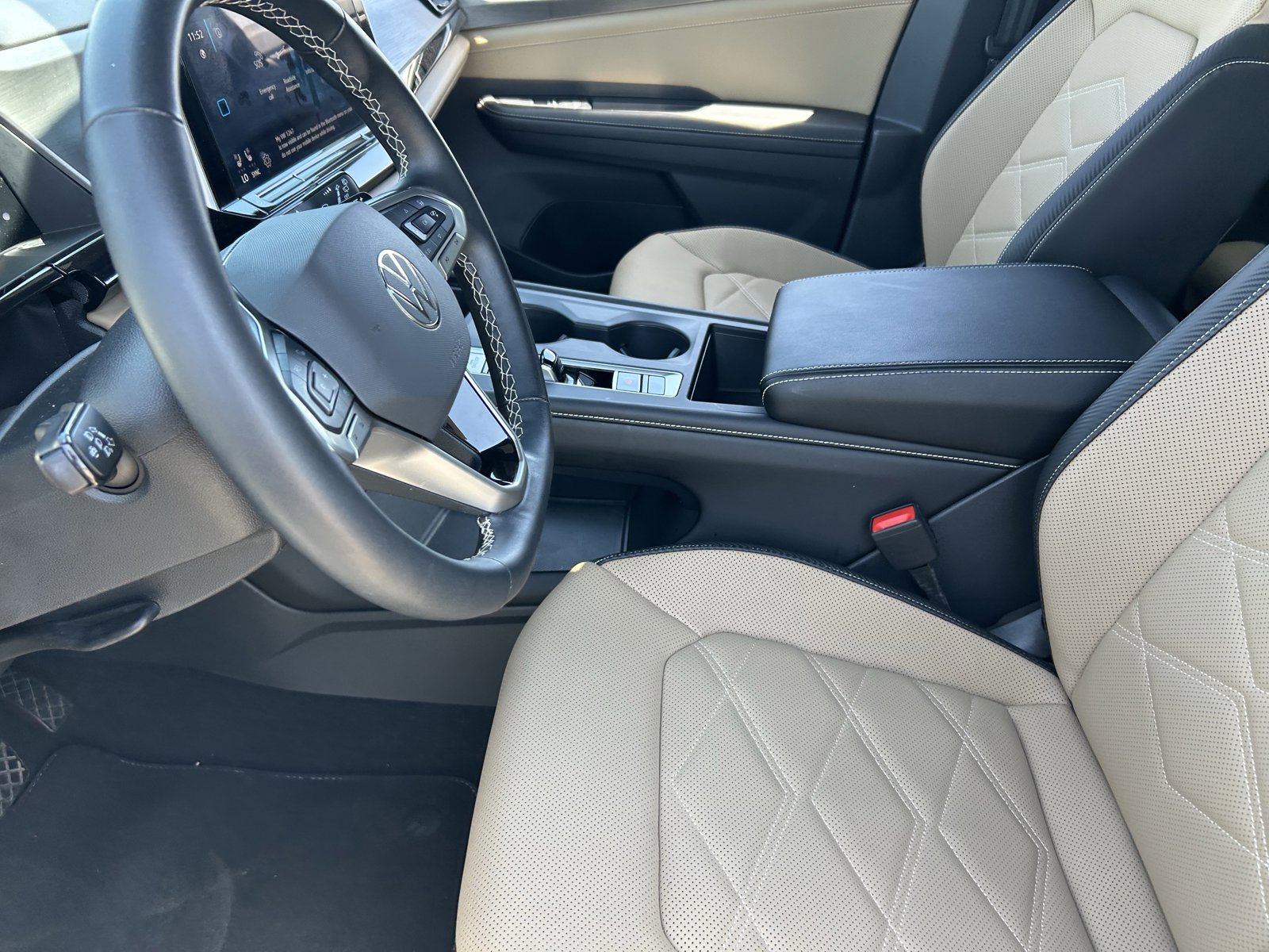 Used 2024 Volkswagen Atlas Cross Sport SE FWD image 26