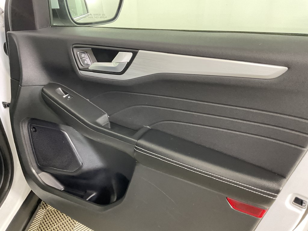 Used 2023 Ford Escape SE w/ PHEV Premium Package FWD image 23