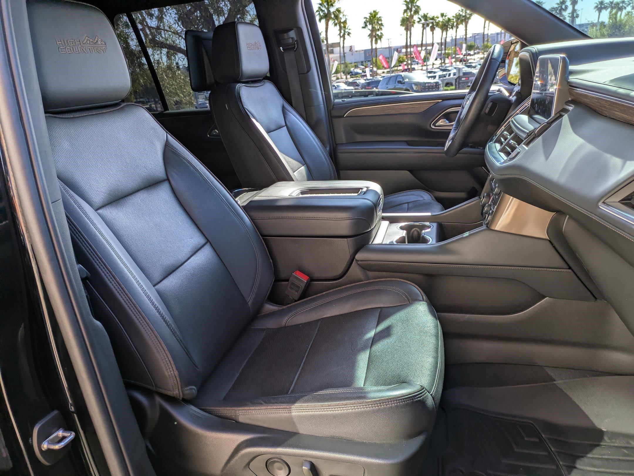 Used 2024 Chevrolet Tahoe High Country w/ Advanced Technology Package AWD/4WD image 28